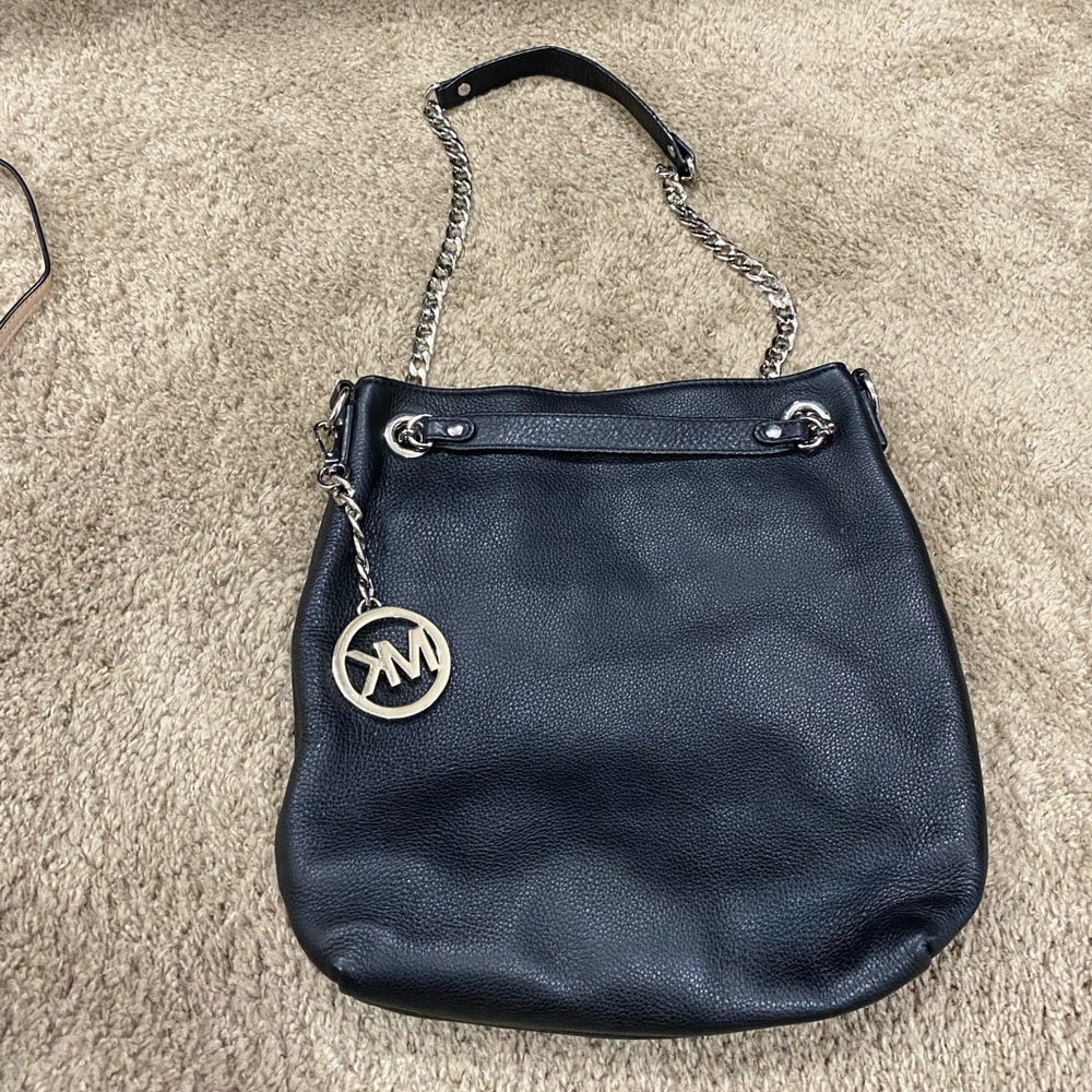 EUC Michael Kors classic black Pebbled Leather shoulder bag